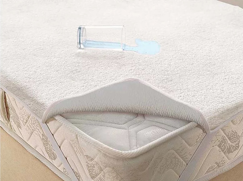 Milana mitrumizturīgs matrača pārsegs ar gumiju